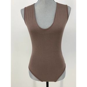 NWT Boohoo Women’s 4P Petite Brown Mocha Low Scoop Neck Sleeveless Bodysuit